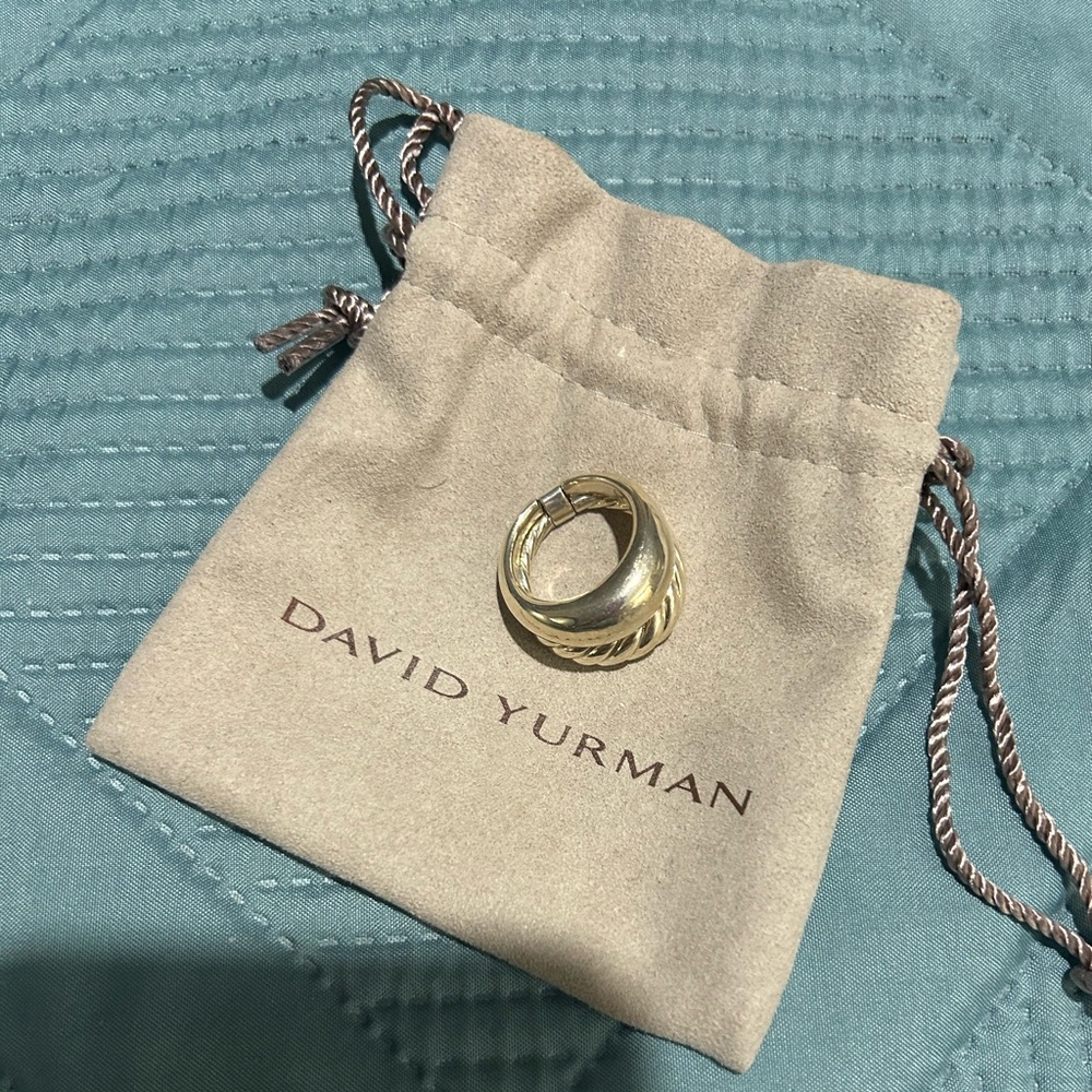 Silver David Yurman two ring (attached) set. Size 7. Recently cleaned.